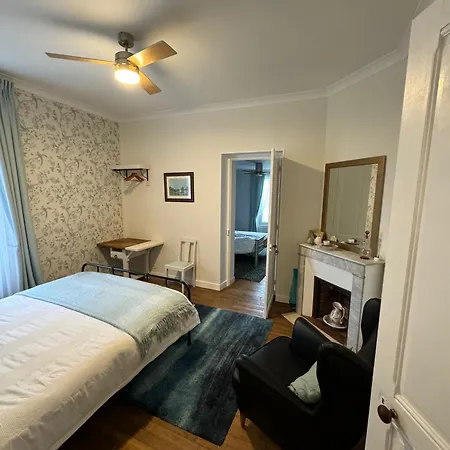 La Garde - D'hote 3* Saint-Martin-de-Ribérac