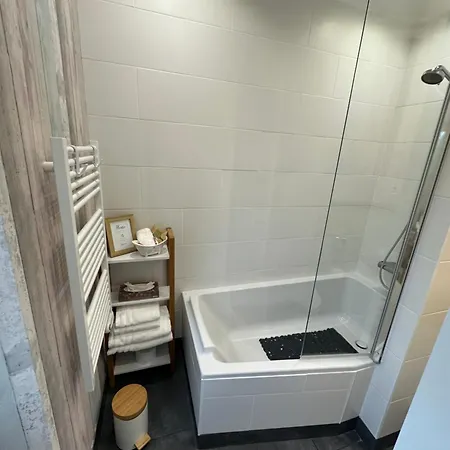 La Garde - D'hote 招待所 Saint-Martin-de-Ribérac