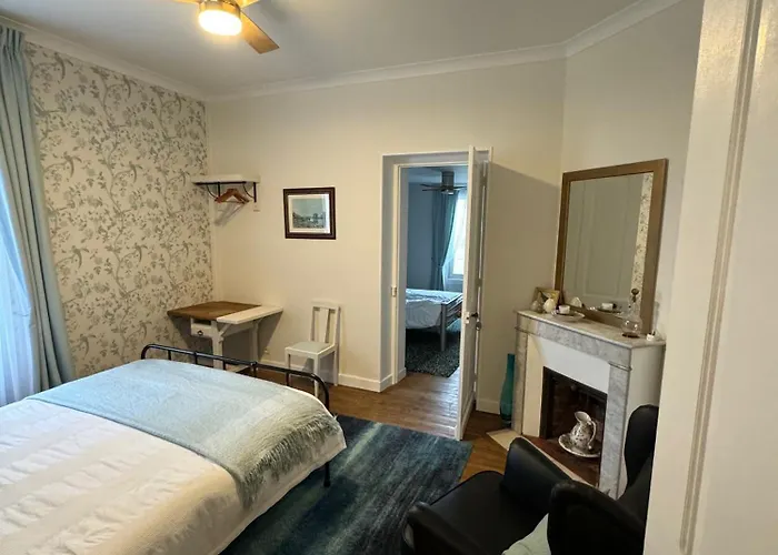 La Garde - D'hote 3* Saint-Martin-de-Ribérac