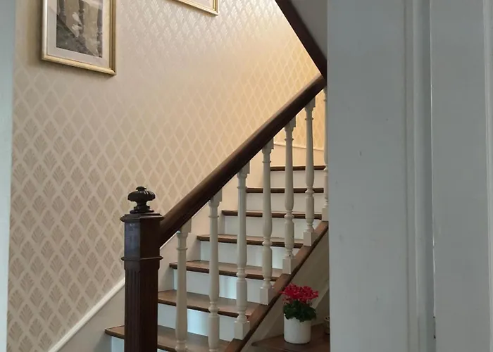 La Garde - D'hote 招待所 3*