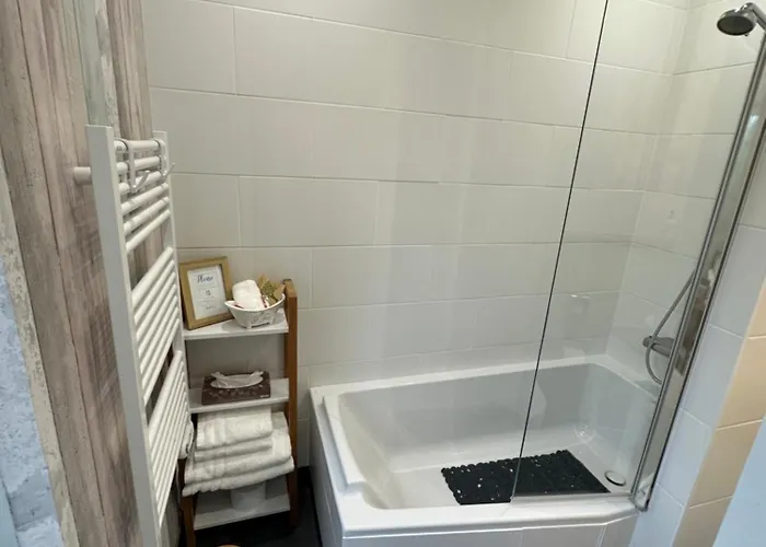 La Garde - D'hote 招待所 Saint-Martin-de-Ribérac