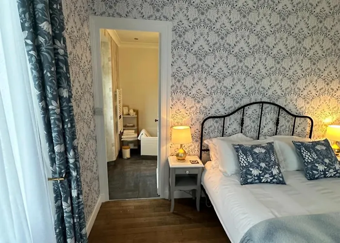 La Garde - D'hote 3* Saint-Martin-de-Ribérac